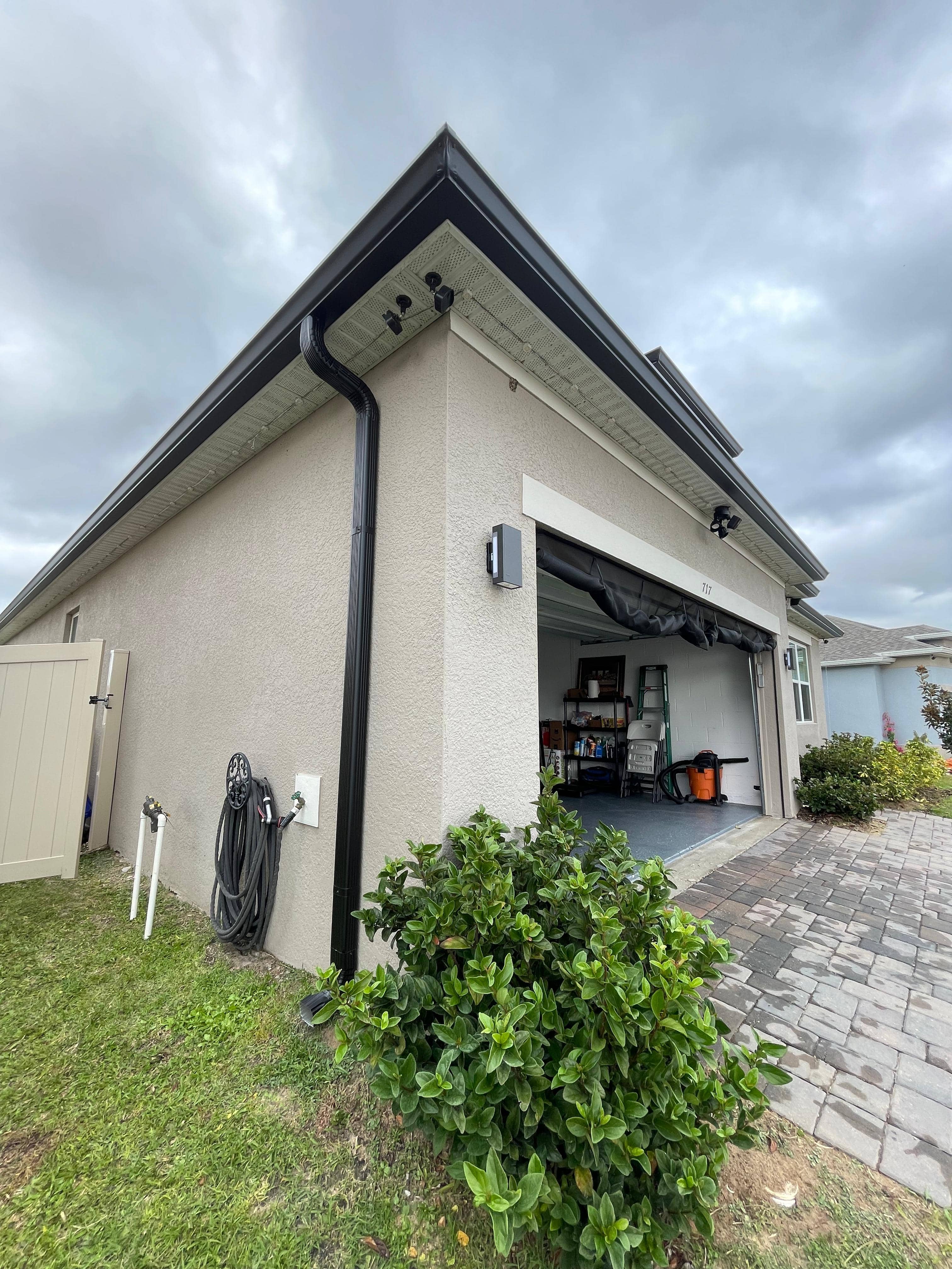 Seamless gutter system installed on Florida home