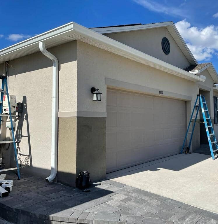 House with seamless gutters